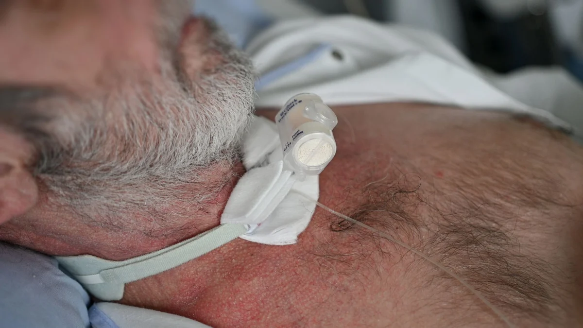 Tracheostoma Pflege: Wichtige Tipps für ambulante Intensivpflege